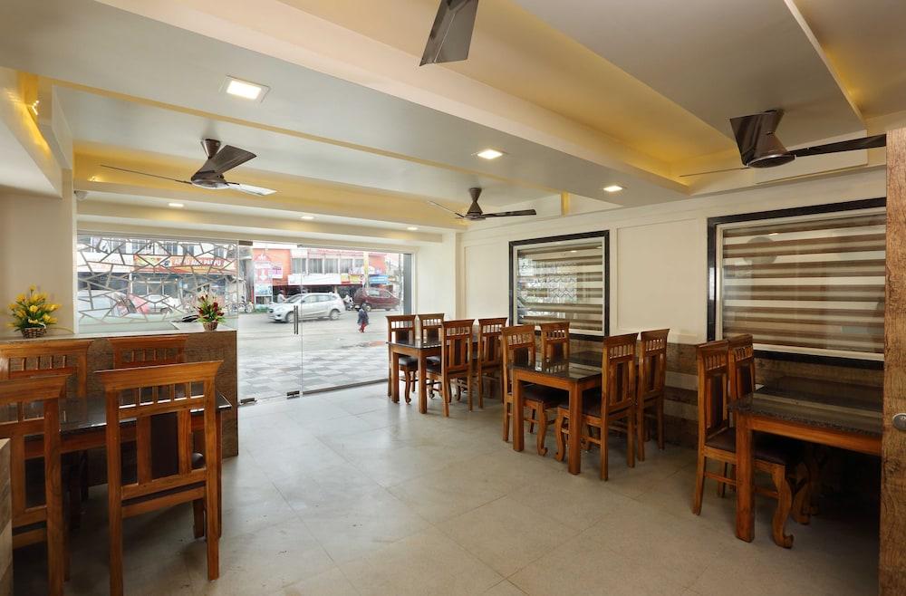 Hotel Kochi Caprice Dış mekan fotoğraf