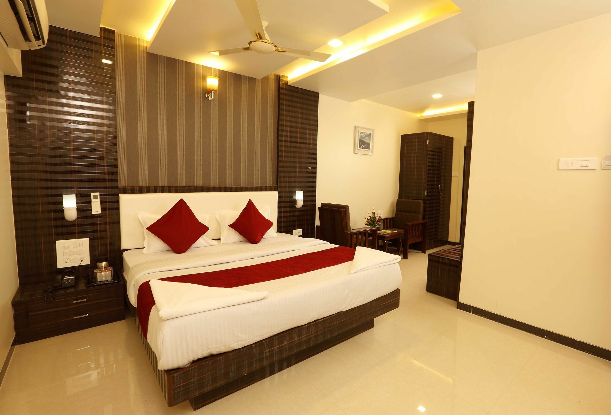 Hotel Kochi Caprice Dış mekan fotoğraf